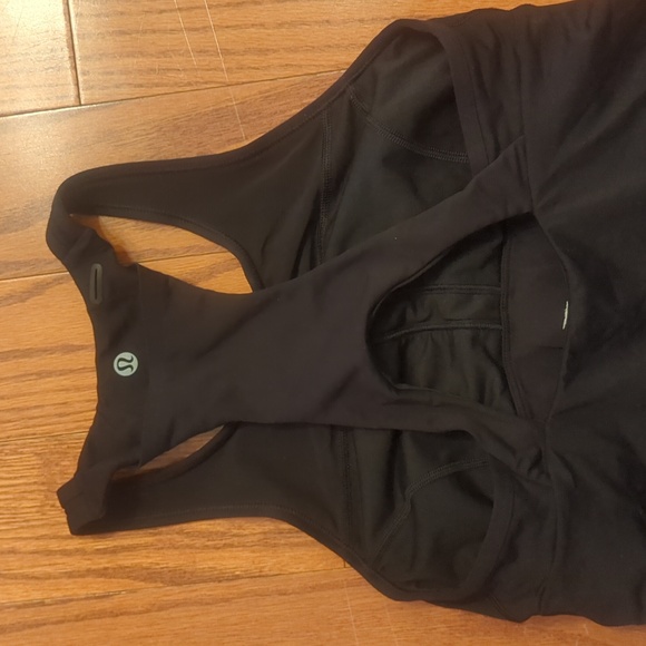 lululemon athletica Tops - Lululemon 🍋 Final Lap Tank in black size 6